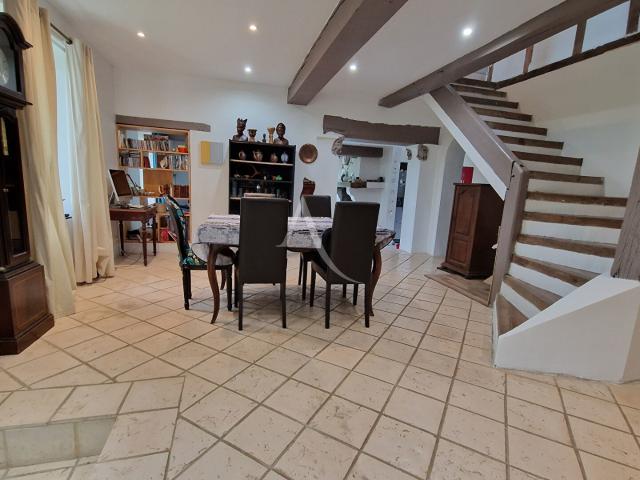 Maison 6 pièces 160 m²