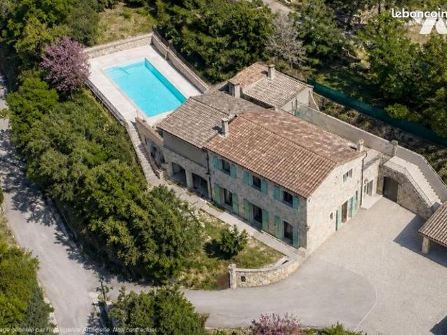 Maison 6 pièces 160 m²