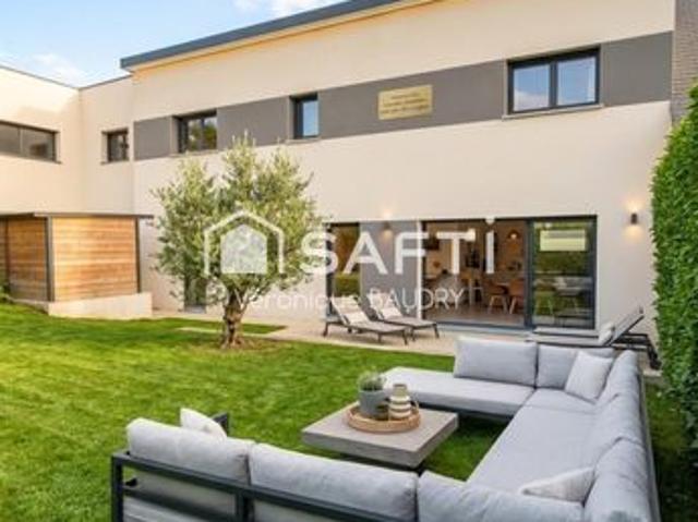 Maison 6 pièces 160 m²