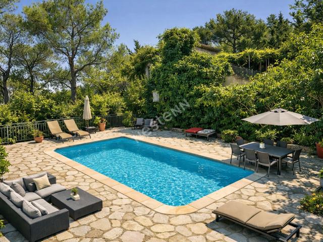 Maison 6 pièces 160 m²