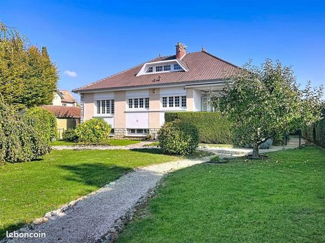 Maison 6 pièces 160 m²