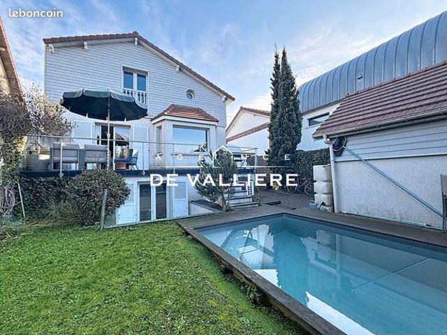 Maison 6 pièces 160 m²