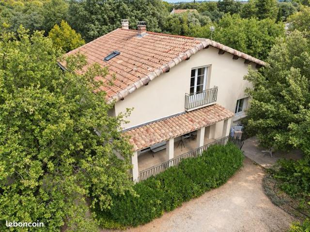 Maison 6 pièces 160 m²