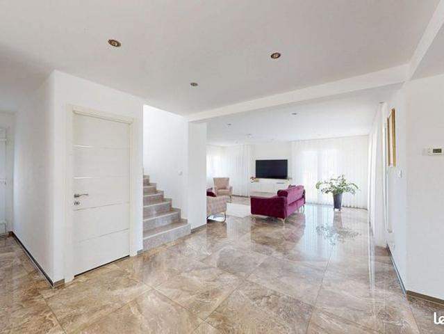 Maison 6 pièces 160 m²