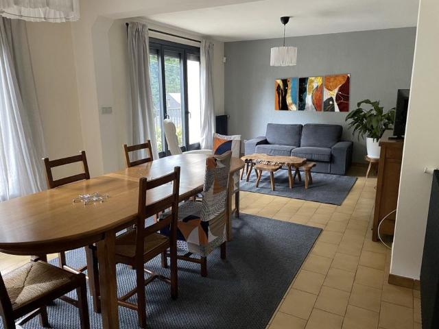 Maison 6 pièces, 160 m² à louer à Mont Saint Aignan 76130