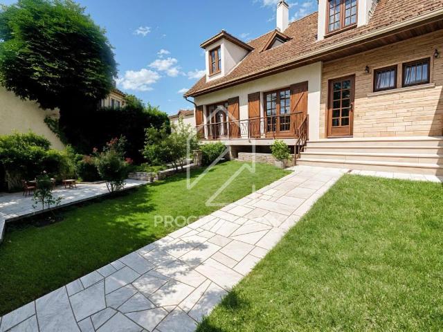 Maison 6 pièces 161 m²