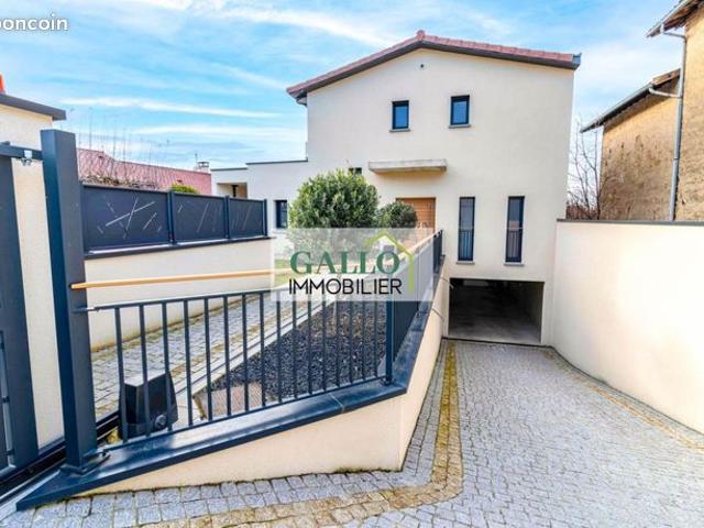 Maison 6 pièces 161 m²