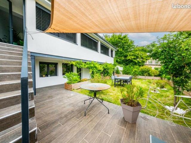 Maison 6 pièces 161 m²
