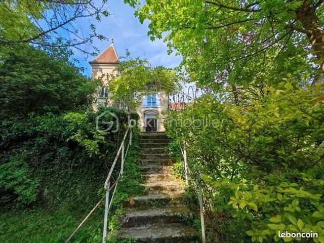 Maison 6 pièces 161 m²