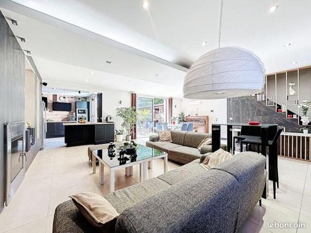 Maison 6 pièces 161 m²