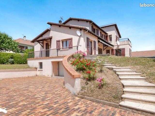 Maison 6 pièces 161 m²