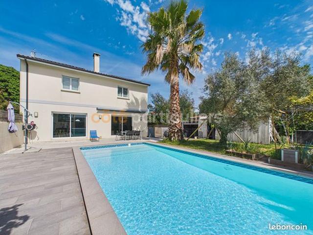 Maison 6 pièces 161 m²