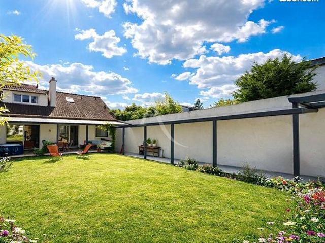 Maison 6 pièces 162 m²