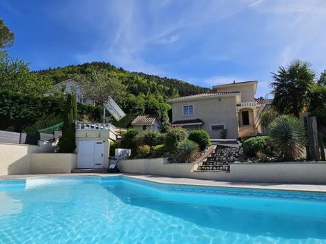 Maison 6 pièces 162 m²