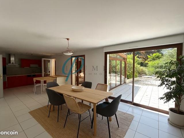 Maison 6 pièces 162 m²