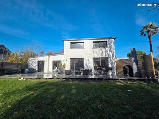 Maison 6 pièces 163 m²