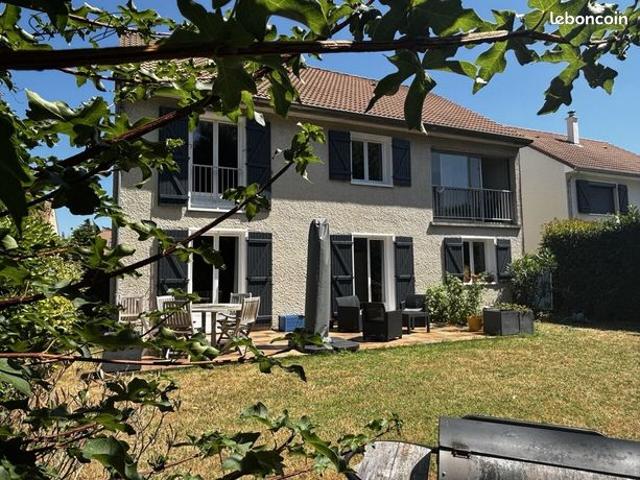 Maison 6 pièces 174 m²