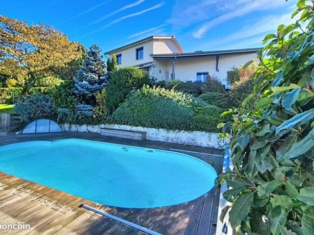 Maison 6 pièces 174 m²