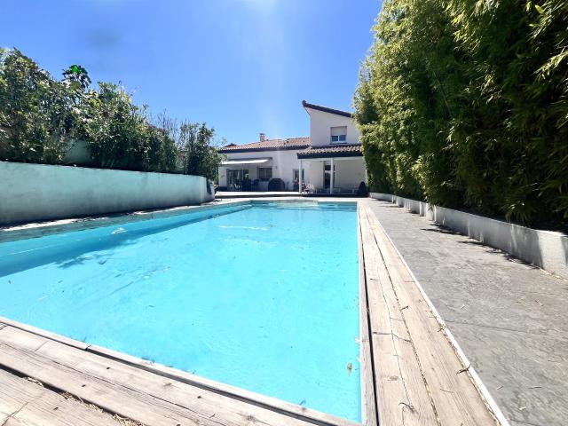Maison 6 pièces 174 m²