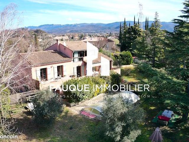 Maison 6 pièces 174 m²