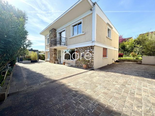 Maison 6 pièces 175 m²