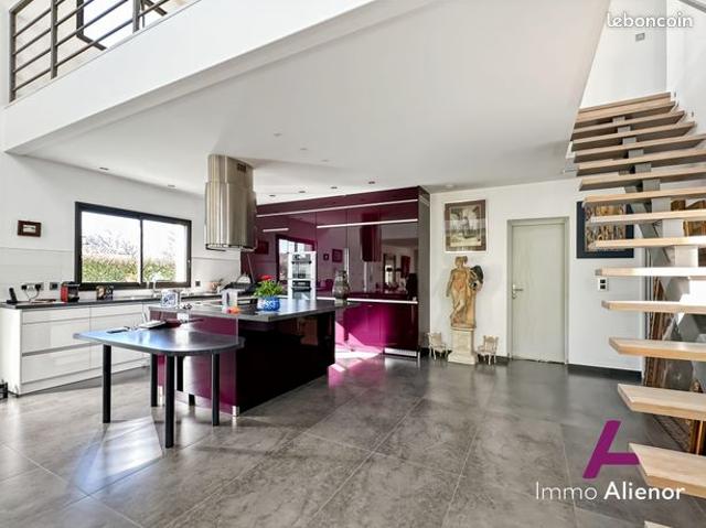 Maison 6 pièces 176 m²