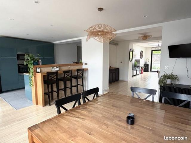 Maison 6 pièces 177 m²