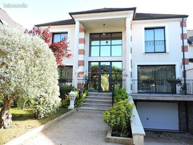Maison 6 pièces 177 m²