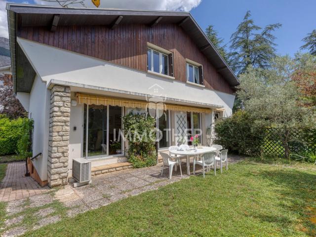 Maison 6 pièces 177 m²