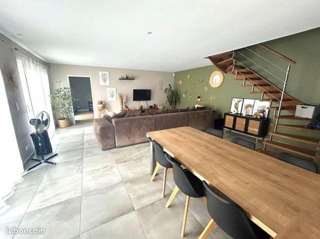 Maison 6 pièces 177 m²