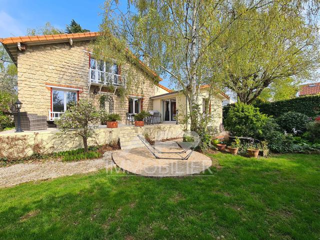 Maison 6 pièces 177 m²