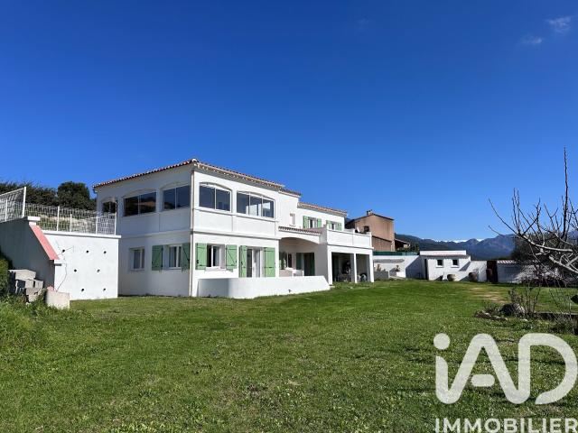 Maison 6 pièces 178 m²