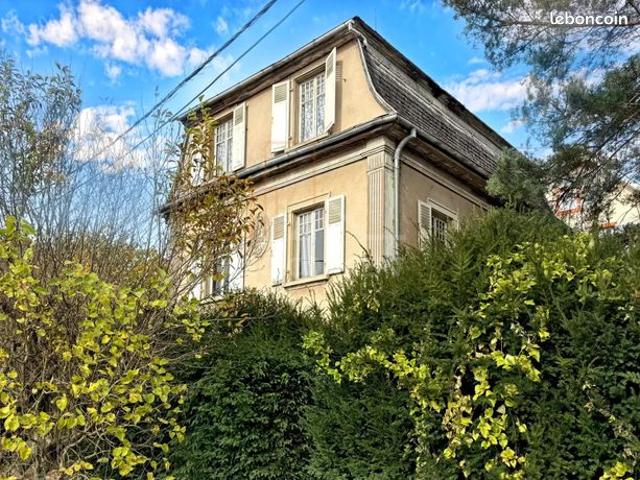 Maison 6 pièces 179 m²