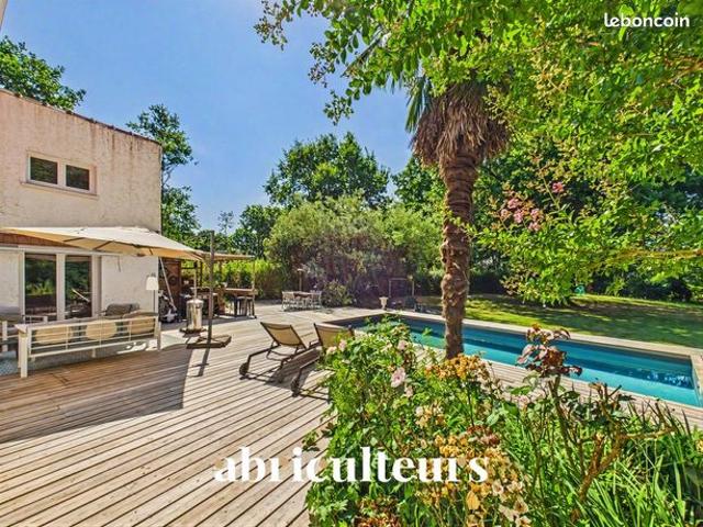 Maison 6 pièces 179 m²