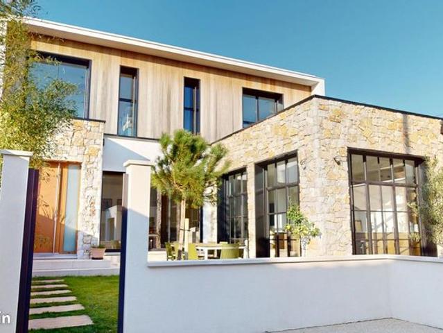 Maison 6 pièces 179 m²