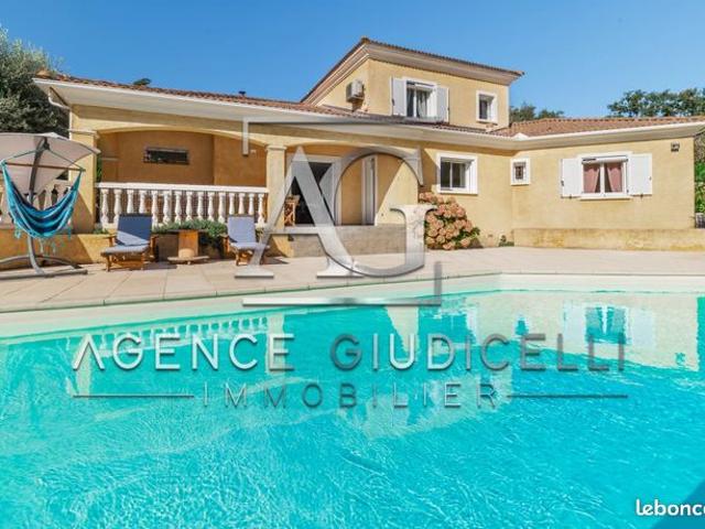 Maison 6 pièces 179 m²