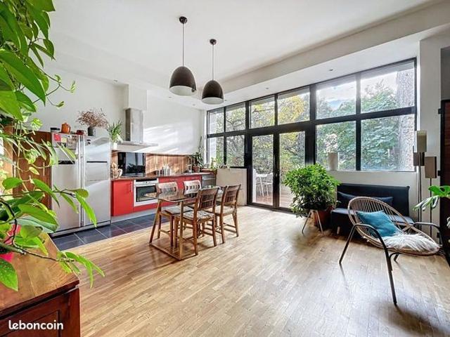 Maison 6 pièces 179 m²