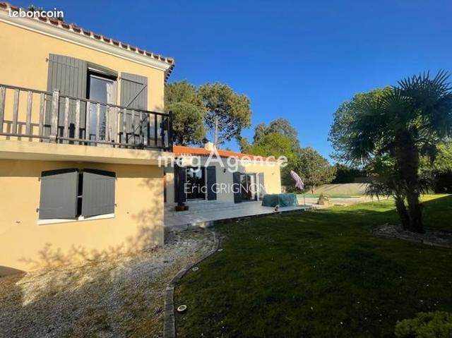 Maison 6 pièces 179 m²