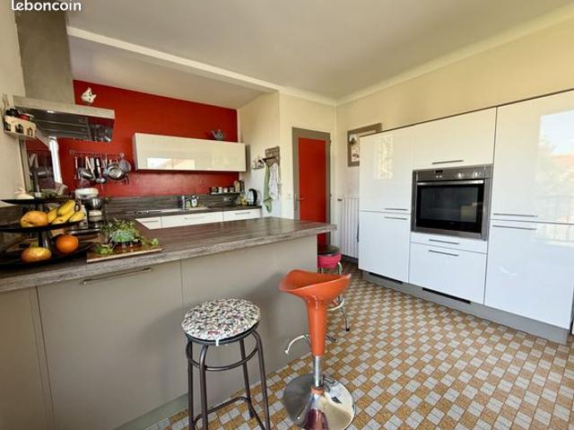 Maison 6 pièces 179 m²