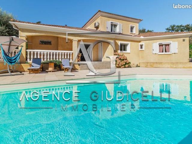 Maison 6 pièces 179 m²