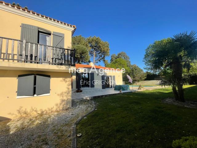 Maison 6 pièces 179 m²