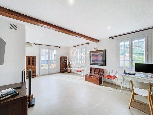 Maison 6 pièces 179 m²
