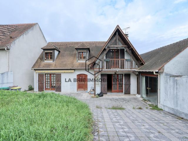 Maison 6 pièces 179 m²