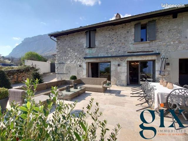 Maison 6 pièces 179 m²