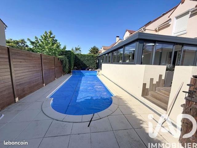 Maison 6 pièces 179 m²