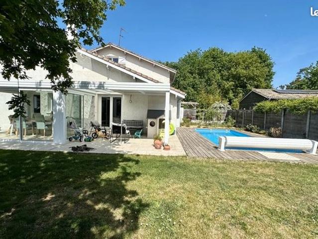 Maison 6 pièces 179 m²