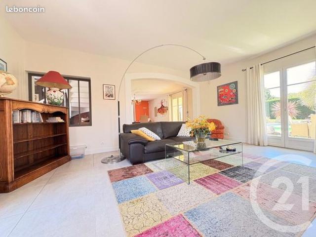 Maison 6 pièces 179 m²
