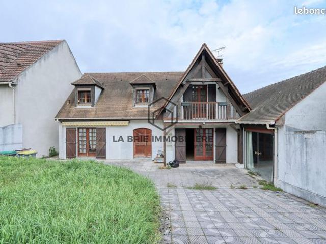 Maison 6 pièces 179 m²
