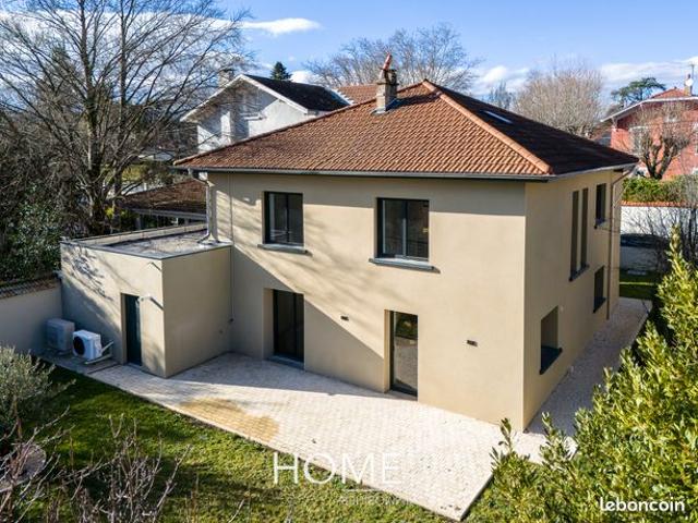 Maison 6 pièces 170 m²