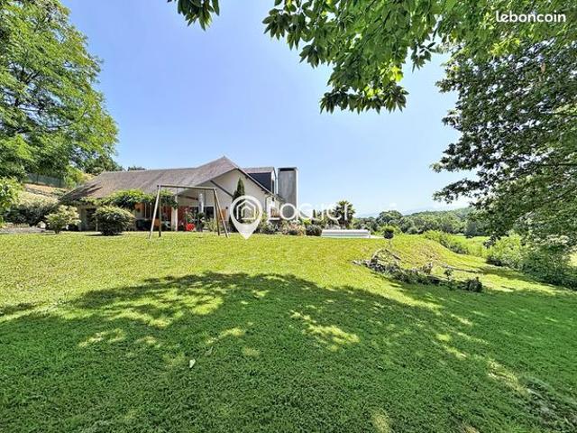 Maison 6 pièces 228 m²